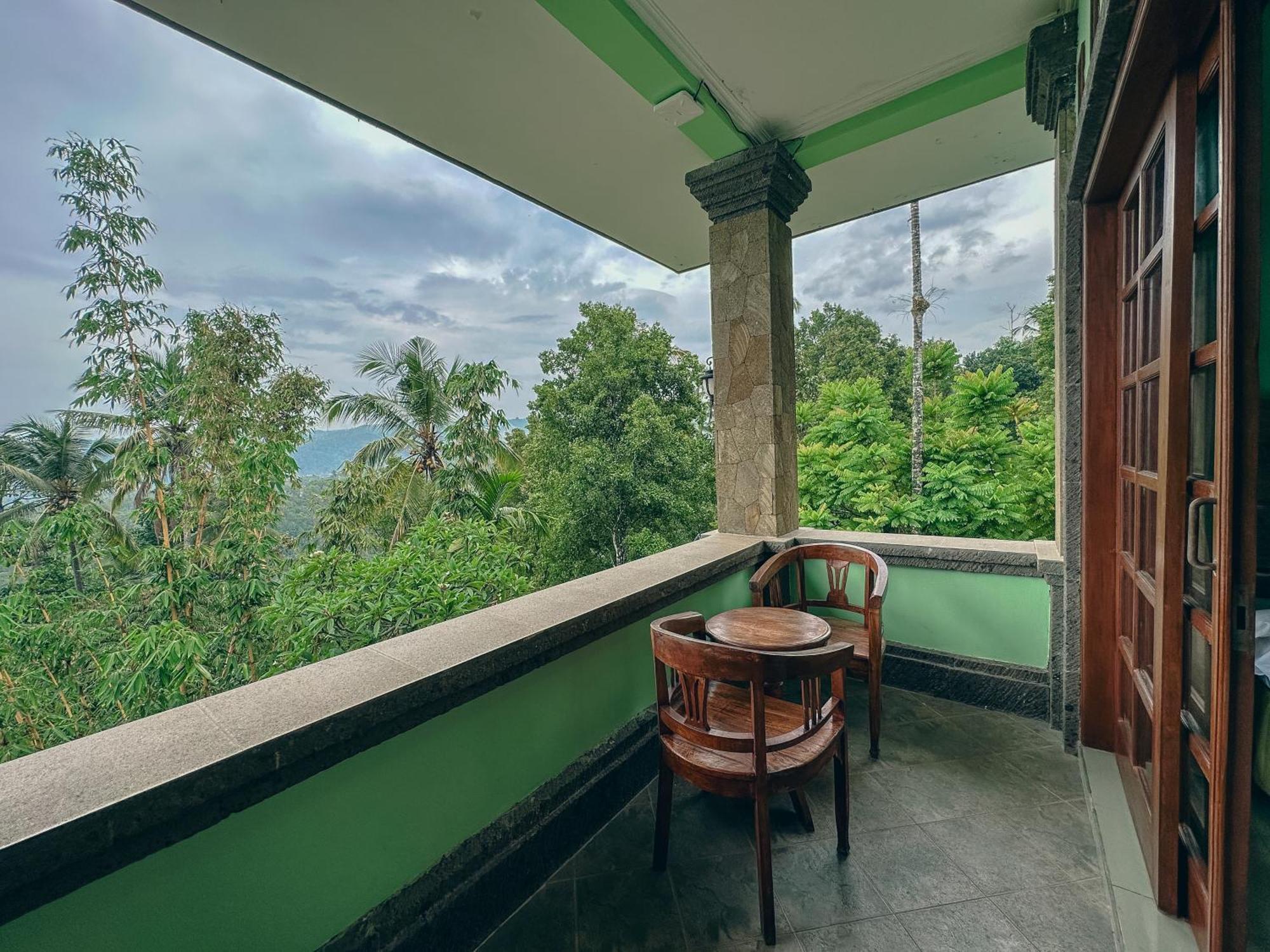 Villa Ipsa Munduk Exteriör bild